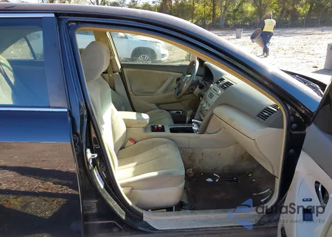 2009 Toyota Camry z USA, uszkodzony, nr VIN 4T1BE46KX9U372263